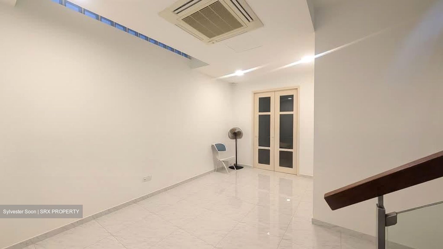 Serangoon Garden Estate (D19), Terrace #568250281